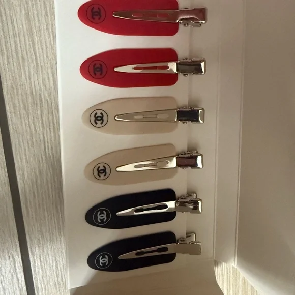 New Chanel beauty StylishHair Clips Set